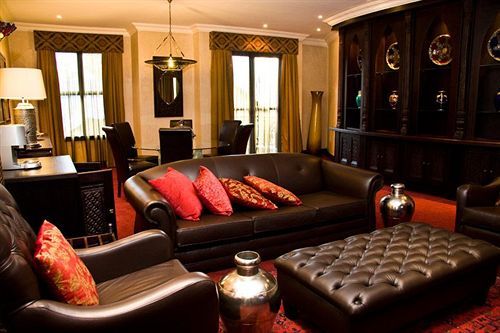 Royal Elephant & Conference Centre Hotel 4*